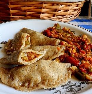Pełnoziarniste pierogi z farszem warzywnym