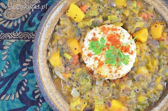 Curry dyniowe z soczewicą i papryką habanero