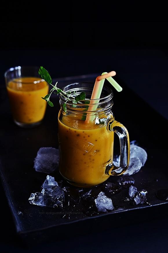 Koktajl mango marakuja z aksamitnym tofu