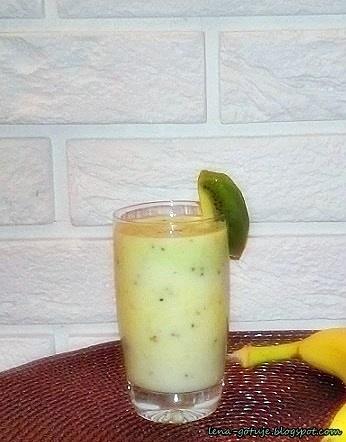 Koktajl bananowy z kiwi