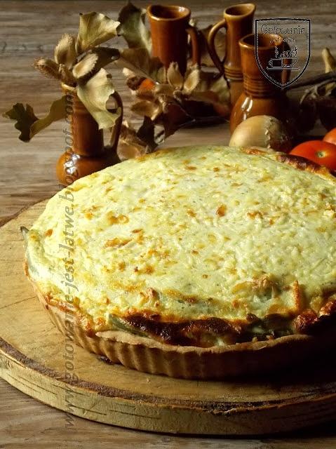 Tarta na cieście jaglanym z fasolką i oscypkiem