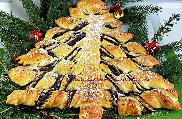 Drożdżowa choinka z makiem na święta bożego narodzenia