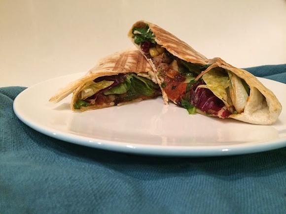 Burrito z indykiem i grillowanymi warzywami