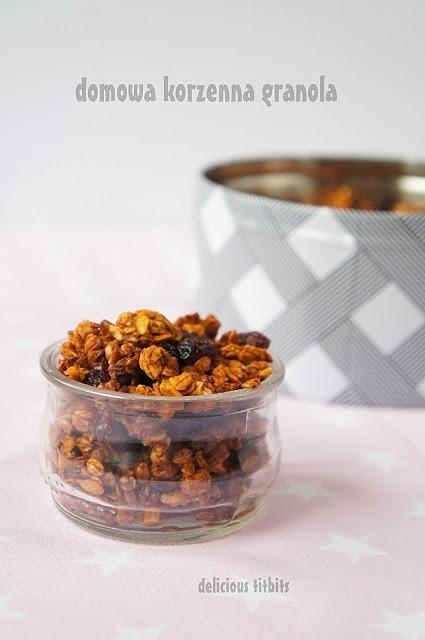 Korzenna granola z dynią i orzechami