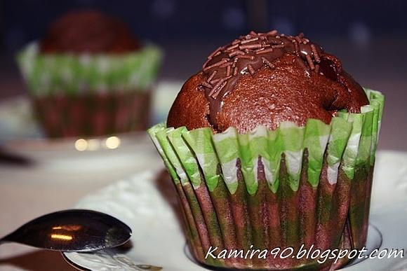 Czekoladowe muffinki z wiśniami w spirytusie