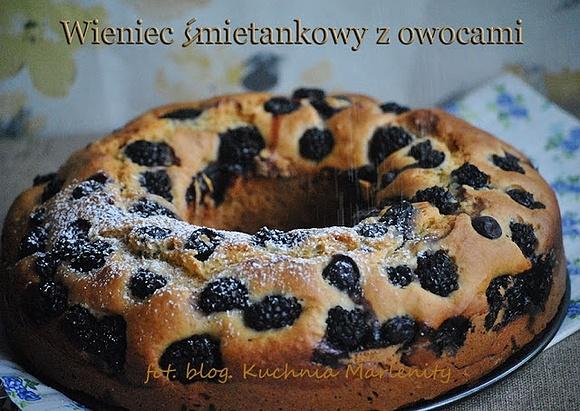 Wieniec śmietankowy z owocami