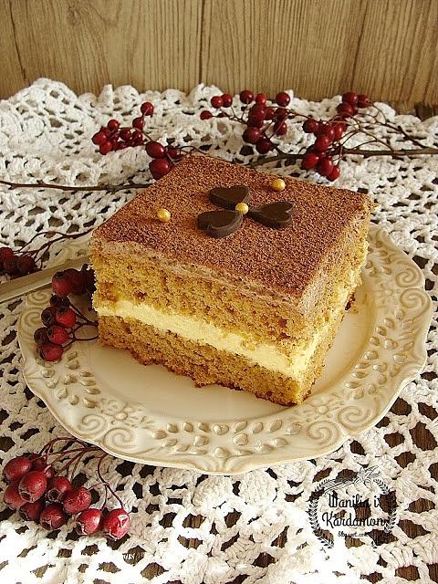 Ciasto krówka z miodowym kremem i czekoladową pianką