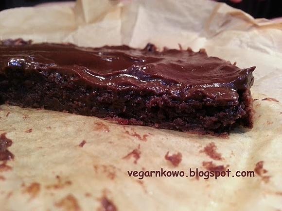 Ciasto czekoladowe brownie z polewą