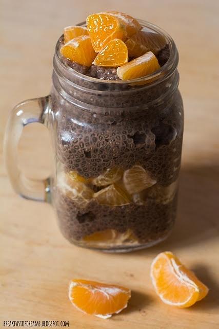 Czekoladowo-kokosowy pudding chia z mandarynkami