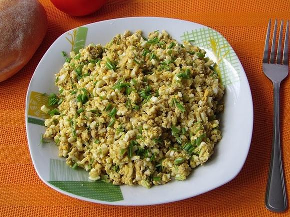 Pasta jajeczno-rybna ze szczypiorkiem
