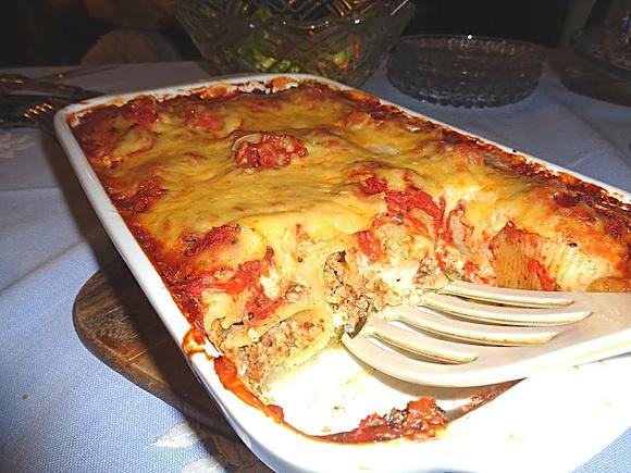 Zapiekana z kaszą jaglaną i makaronem conchiglioni