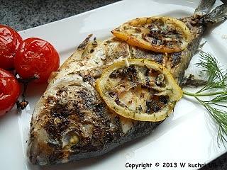 Dorada grillowana z cytryną i pomidorkami koktajlowymi