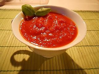 Makaron penne z sosem pomidorowym