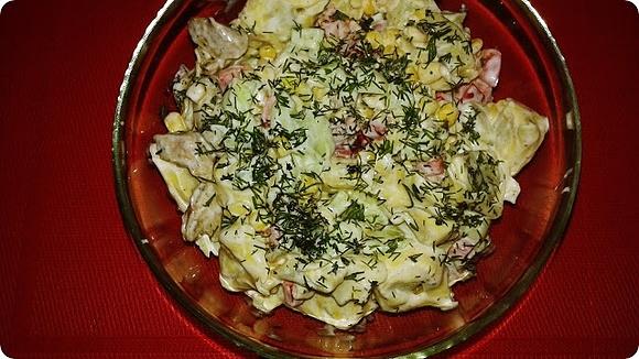 Sałatka z tortellini z kurczakiem prosta i sycąca