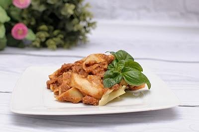 Makaron tagliatelle z sosem bakłażanowym