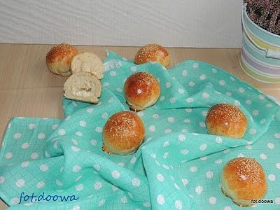 Śniadaniowe bułeczki z bryndzą