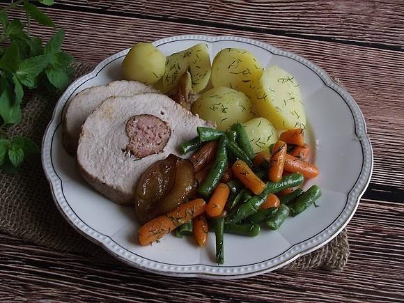 Schab po sztygarsku pieczony ze śliwką