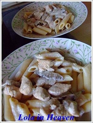 Penne z kurczakiem i pieczarkami na codzienny obiad