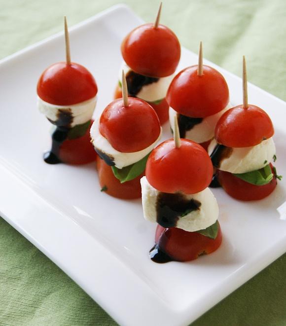 Koreczki ala caprese - przystawka na imprezę