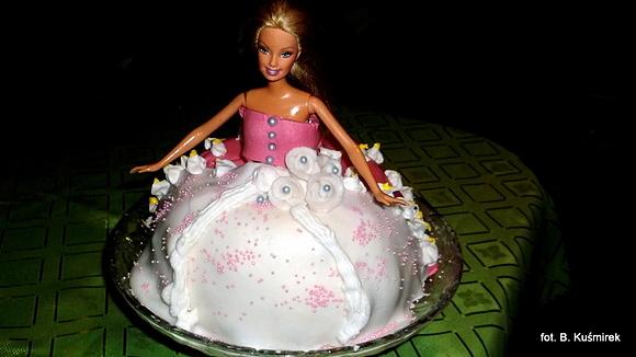 Tort księżniczka lub lalka Barbie na urodziny dla dziewczynki