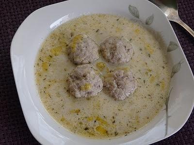 Zupa z pora z pulpecikami