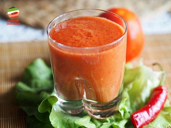 Smoothie pomidorowo-paprykowe z sałatą