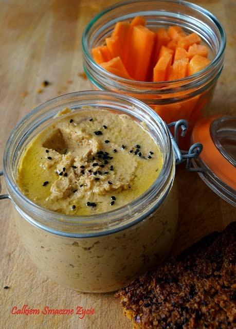 Hummus z suszonymi pomidorami