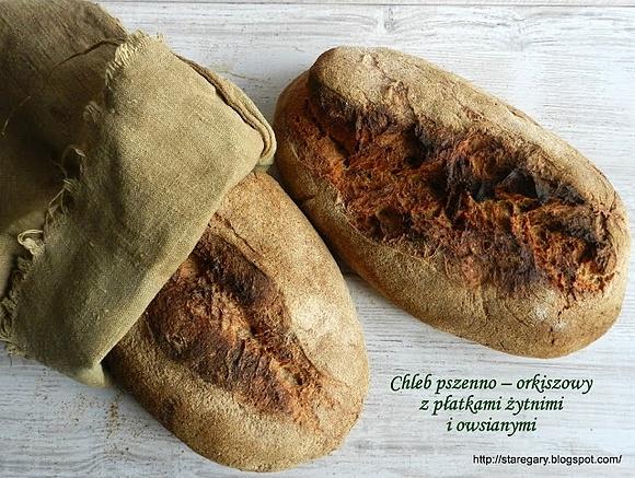 Chleb pszenno-orkiszowy z płatkami żytnimi i owsianymi