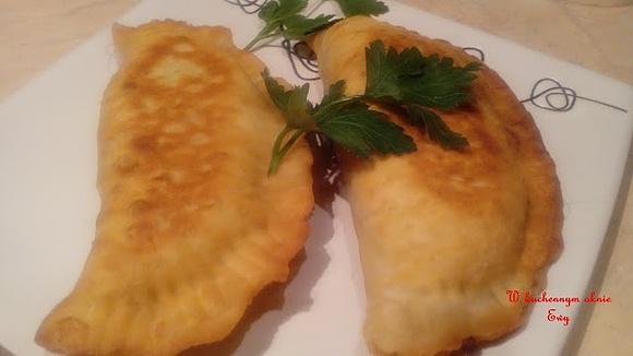 Czebureki z mięsem - gruzińskie danie