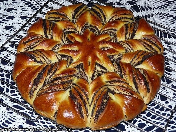 Drożdżowa gwiazda z makiem