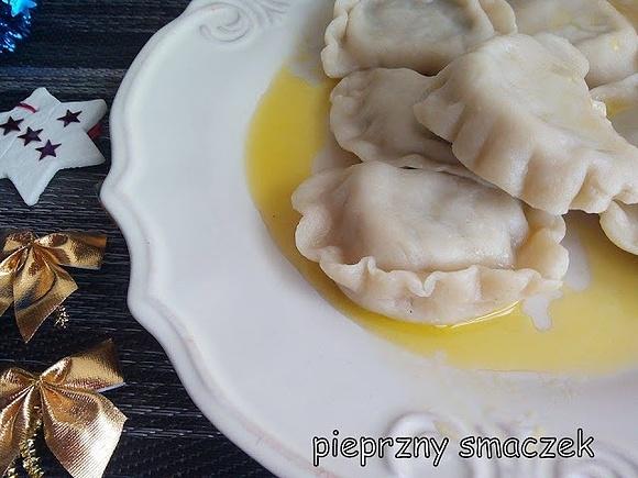 Pierogi z kapustą i grzybami z olejem lnianym