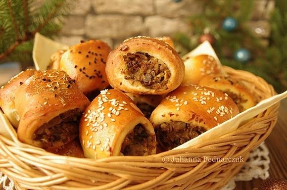 Paszteciki z kapustą i pieczarkami