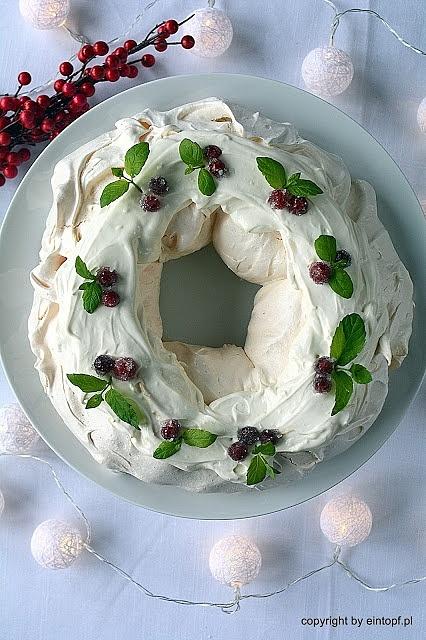 Świąteczna pavlova z żurawiną