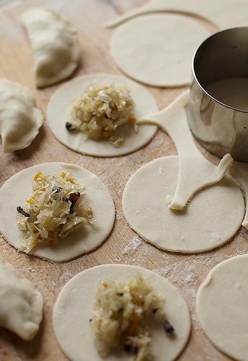 Ciasto na pierogi z wrzątkiem i jajkiem najlepsze