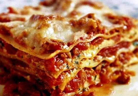 Lasagna Vincisgrassi świąteczne danie z Marche