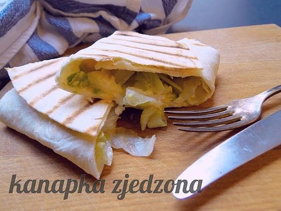 Tortilla z awokado i cheddarem