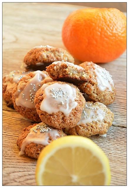 Bezglutenowe niemieckie pierniczki elisenlebkuchen