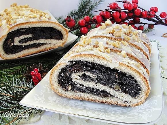 Makowiec drożdżowy z masą makową, miodem i bakaliami