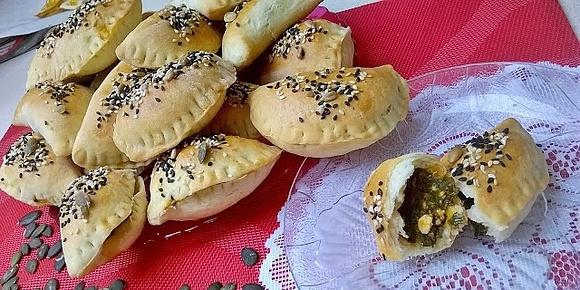 Imprezowe pierożki ze szpinakiem