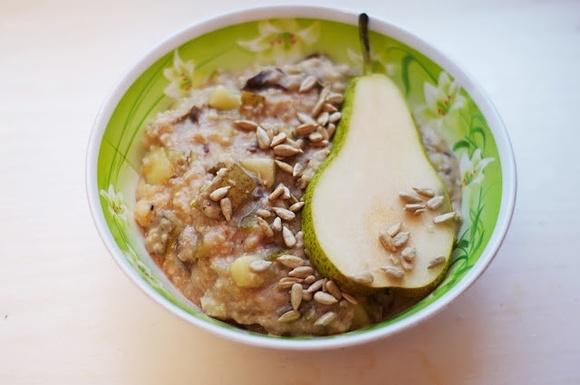 Owsianka z gruszkami, kasztanami, marcepanem i słonecznikiem