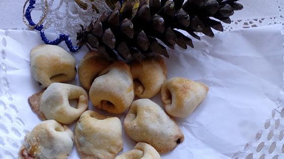 Uszka pieczone z pieczarkami i kruchego ciasta