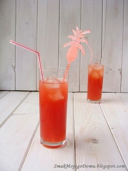 Pink pussycat - słodki drink na bazie ginu na sylwestra