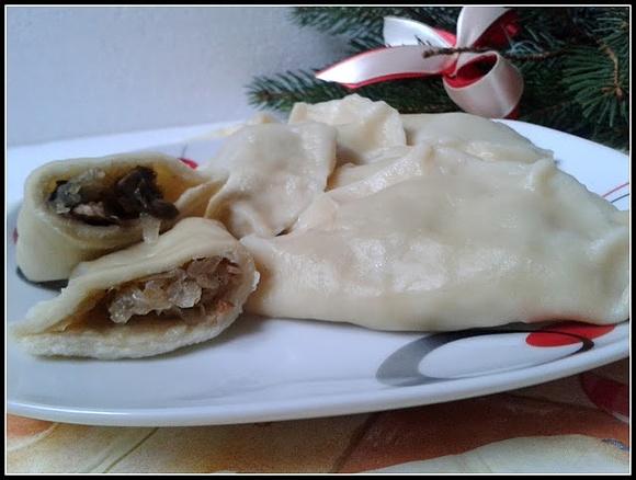 Pierogi z kapustą i grzybami