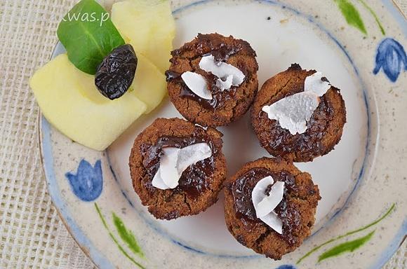 Muffiny z mąki kokosowej z bananem i karobem