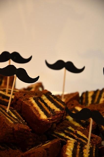 Babeczki brownies z oreo i masłem orzechowym