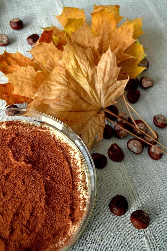 Tiramisu z orzechami zamiast żółtek - klasyczny deser na zimno