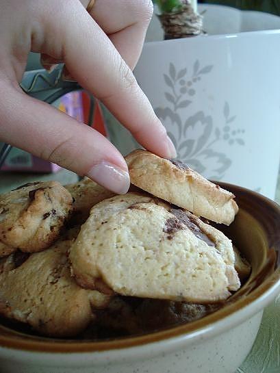Ciastka karmelowe z ciasteczkami i dodatkami