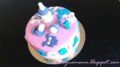 Tort na roczek dla dziecka