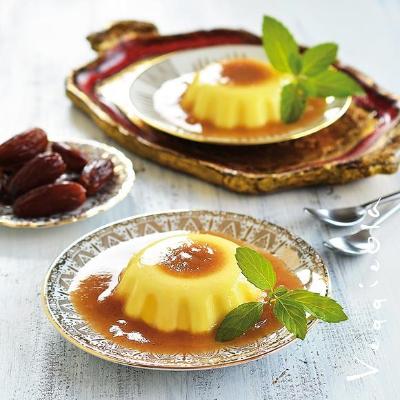 Panna cotta z sosem daktylowym i dietami odchudzającymi