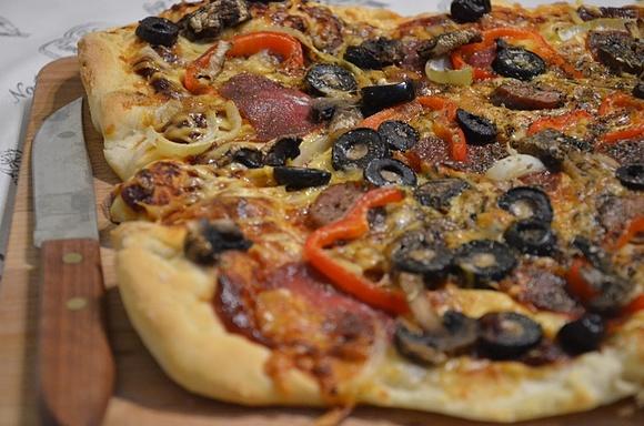 Ciasto na pizzę